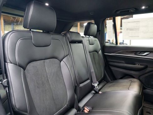 New 2026 Jeep Grand Cherokee 4WD image 33