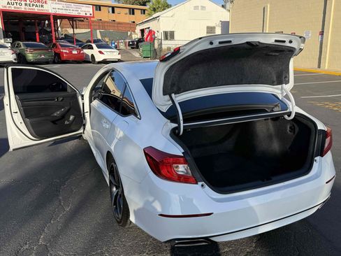 Used 2019 Honda Accord Sport image 11