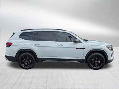 Used 2024 Volkswagen Atlas Peak Edition SE AWD/4WD image 8