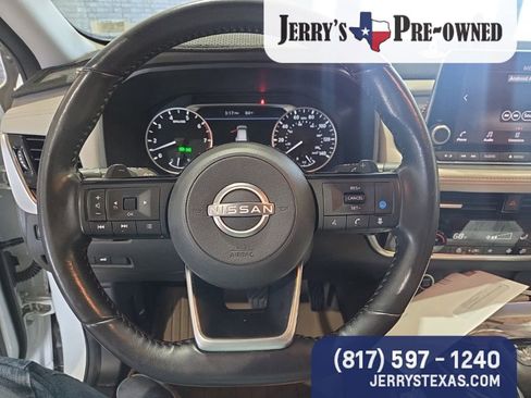 Used 2022 Nissan Rogue SV w/ SV Premium Package image 14