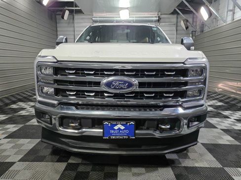 Used 2024 Ford F350 Lariat w/ Chrome Package image 3