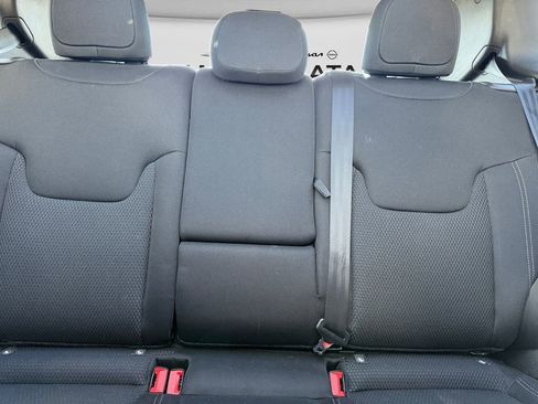 Used 2022 Jeep Renegade Latitude w/ Sun/Sound Group image 16