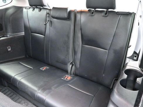 Used 2022 Toyota Highlander XLE FWD image 34