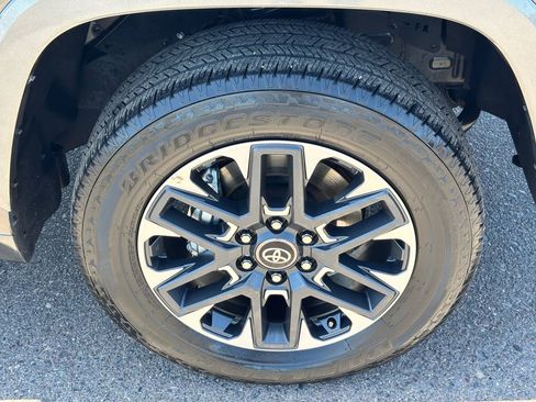 Used 2025 Toyota Tundra Limited AWD/4WD image 8
