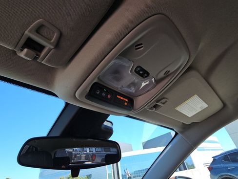 Used 2025 Buick Encore GX Preferred image 25