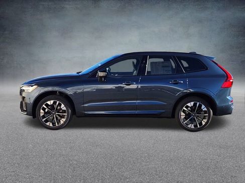 New 2026 Volvo XC60 B5 Plus w/ Protection Package Premier image 4