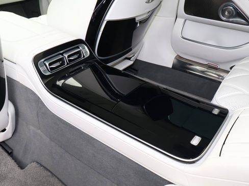 Used 2024 Mercedes-Benz Maybach S 580 4MATIC image 25