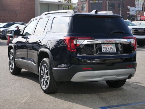 Used 2021 GMC Acadia SLE w/ Driver Convenience Package FWD image 3