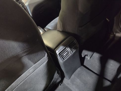 Used 2015 Nissan Rogue SV AWD/4WD image 21