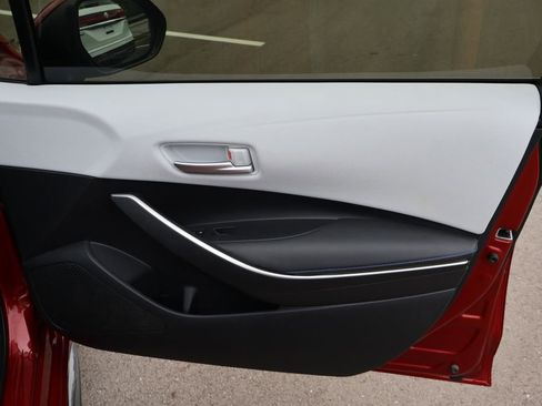 Used 2022 Toyota Corolla SE FWD image 11