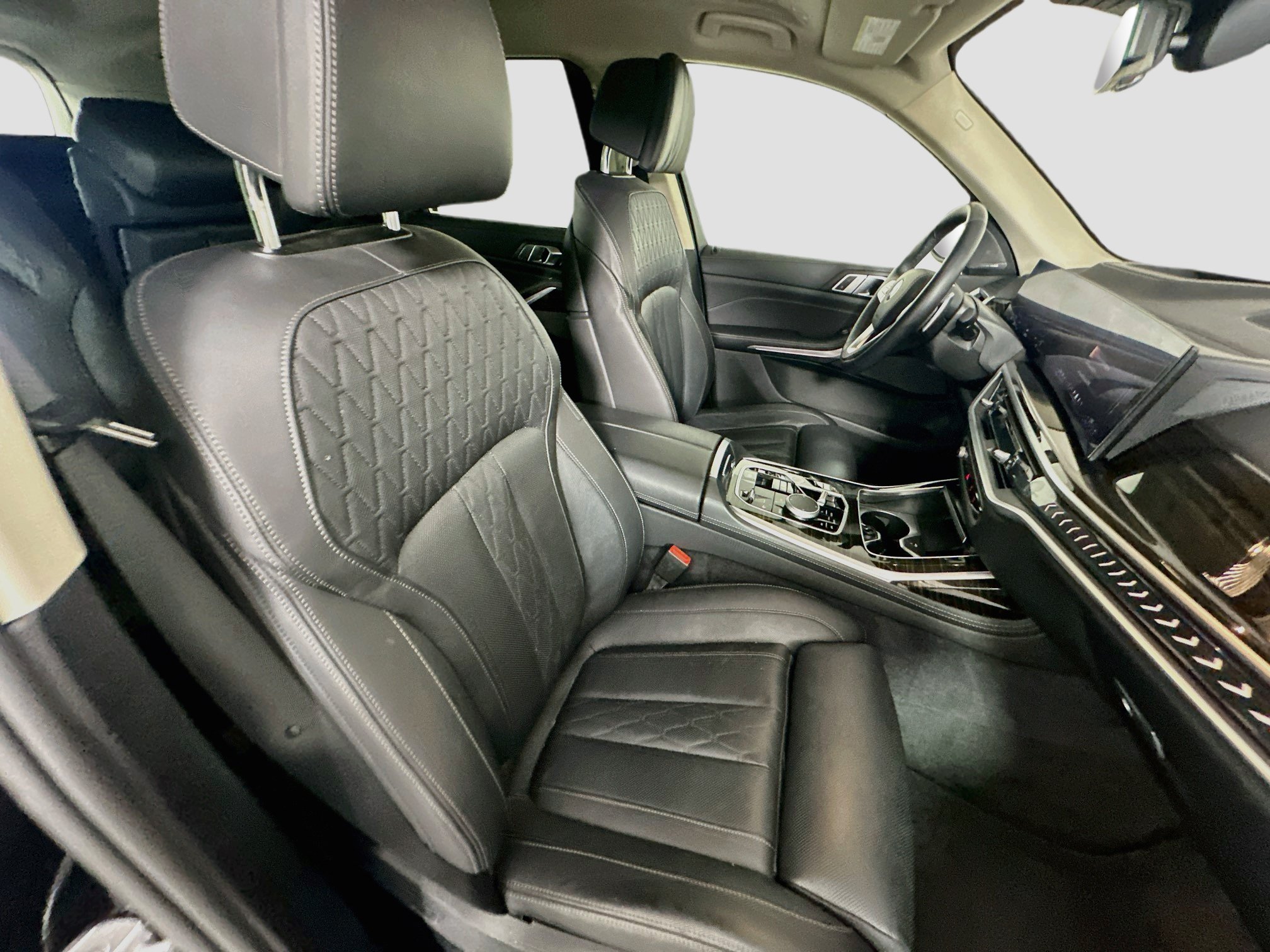 Used 2025 BMW X7 xDrive40i AWD/4WD image 34