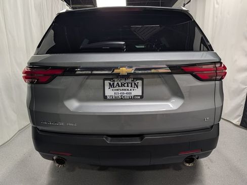 Used 2023 Chevrolet Traverse LT w/ LT Premium Package AWD/4WD image 4