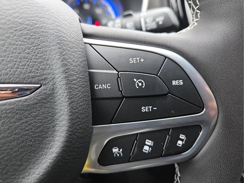 New 2026 Chrysler Pacifica Select image 18