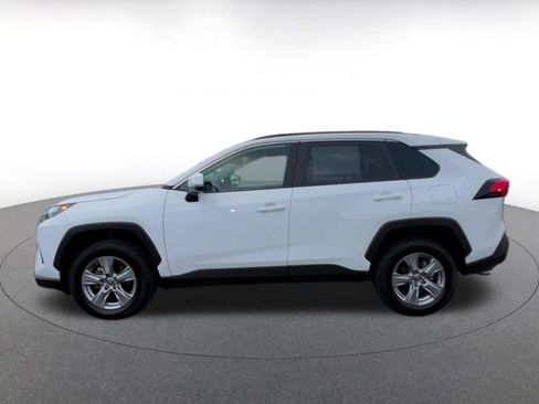 Used 2025 Toyota RAV4 XLE image 9