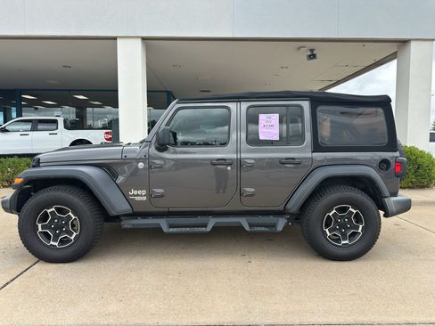 Used 2018 Jeep Wrangler Unlimited Sport S AWD/4WD image 4