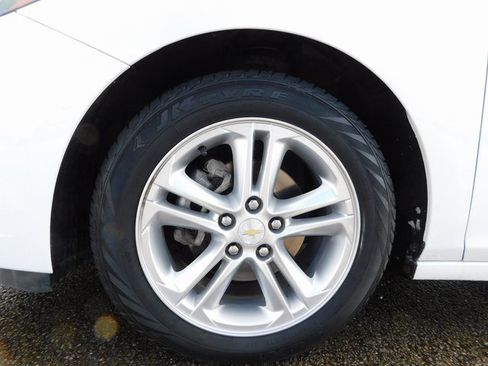 Used 2017 Chevrolet Cruze LT w/ Convenience Package image 10