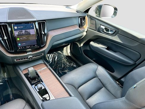 Used 2022 Volvo XC60 T8 Inscription Expression w/ Advanced Package image 24