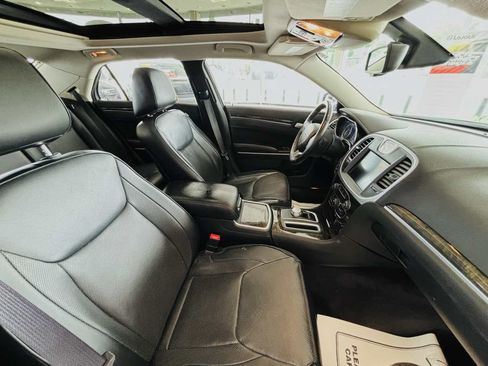 Used 2016 Chrysler 300 C AWD/4WD image 31