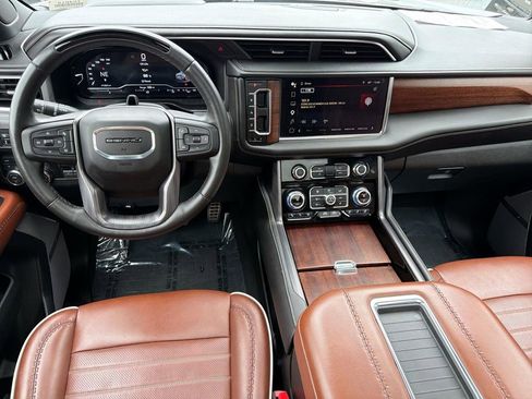 Used 2024 GMC Yukon XL Denali Ultimate AWD/4WD image 7