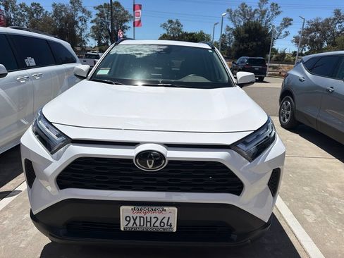Used 2025 Toyota RAV4 XLE w/ Convenience Package AWD/4WD image 4