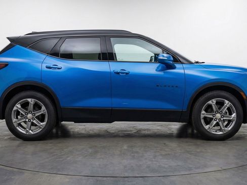 Used 2025 Chevrolet Blazer LT image 11