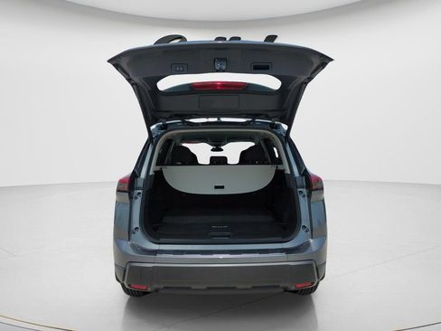 Certified 2026 Nissan Rogue SV FWD image 18
