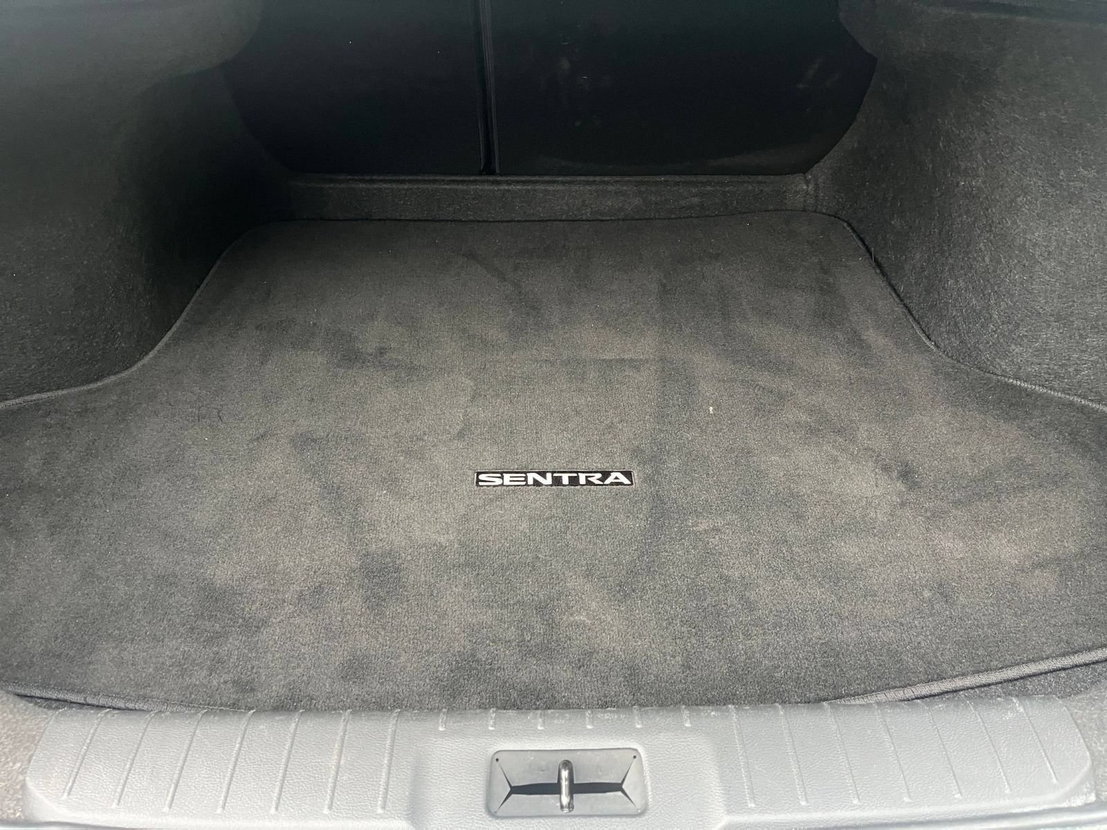 Used 2025 Nissan Sentra SV FWD image 27