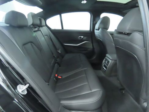 Used 2025 BMW 330i Sedan w/ M Sport Package image 24