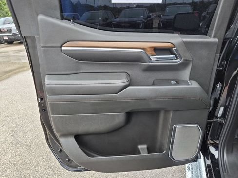 Used 2024 Chevrolet Silverado 1500 High Country w/ High Country Premium Package RWD image 37