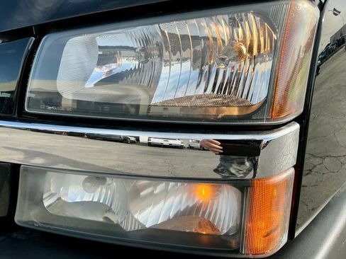 Used 2005 Chevrolet Avalanche Z66 w/ Sun And Sound Package image 10