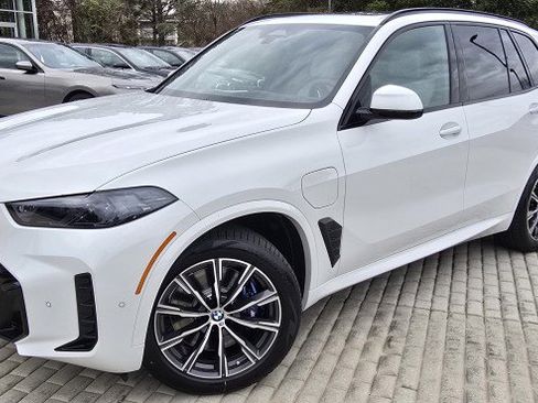 New 2026 BMW X5 xDrive50e w/ M Sport Package AWD/4WD image 1