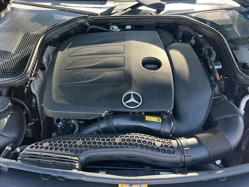 Used 2019 Mercedes-Benz C 300 Sedan w/ Premium Package image 32