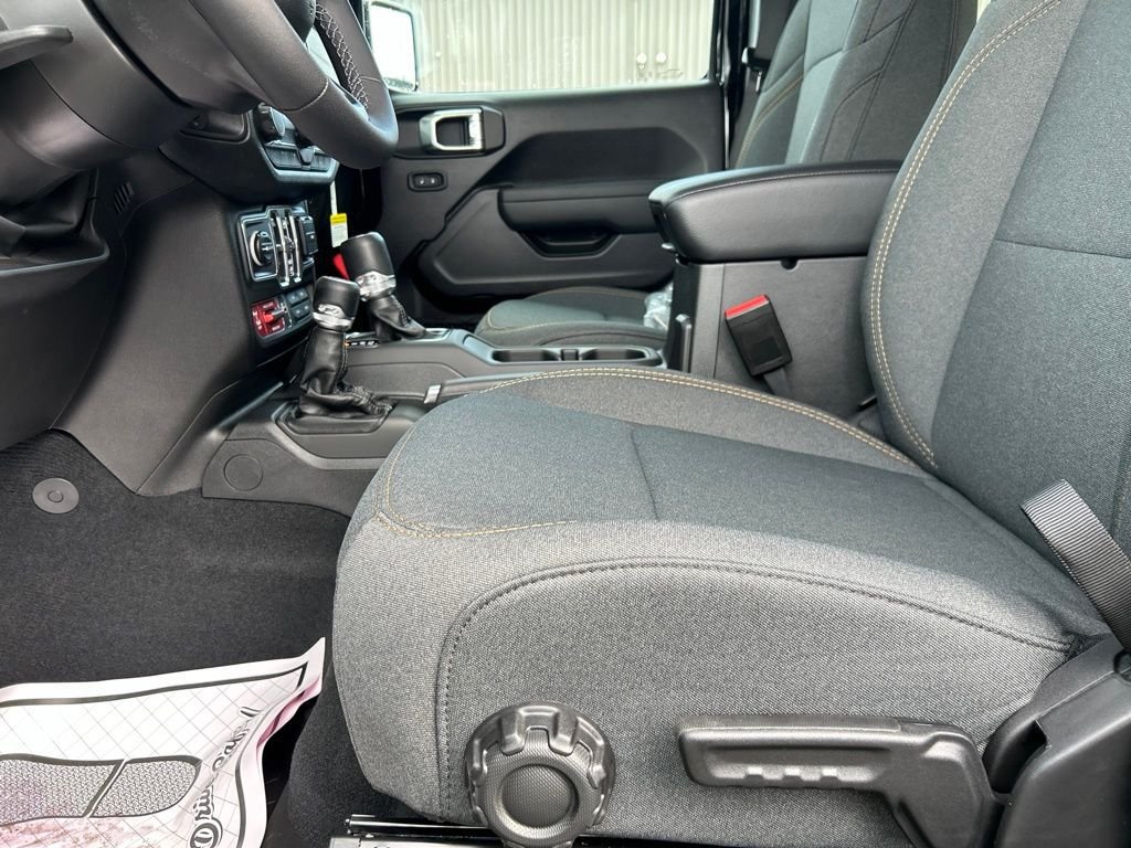 New 2026 Jeep Gladiator Sport AWD/4WD image 12