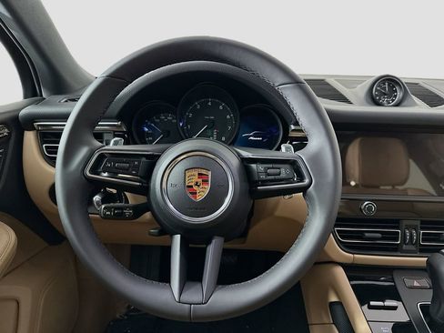 Certified 2026 Porsche Macan AWD/4WD image 12
