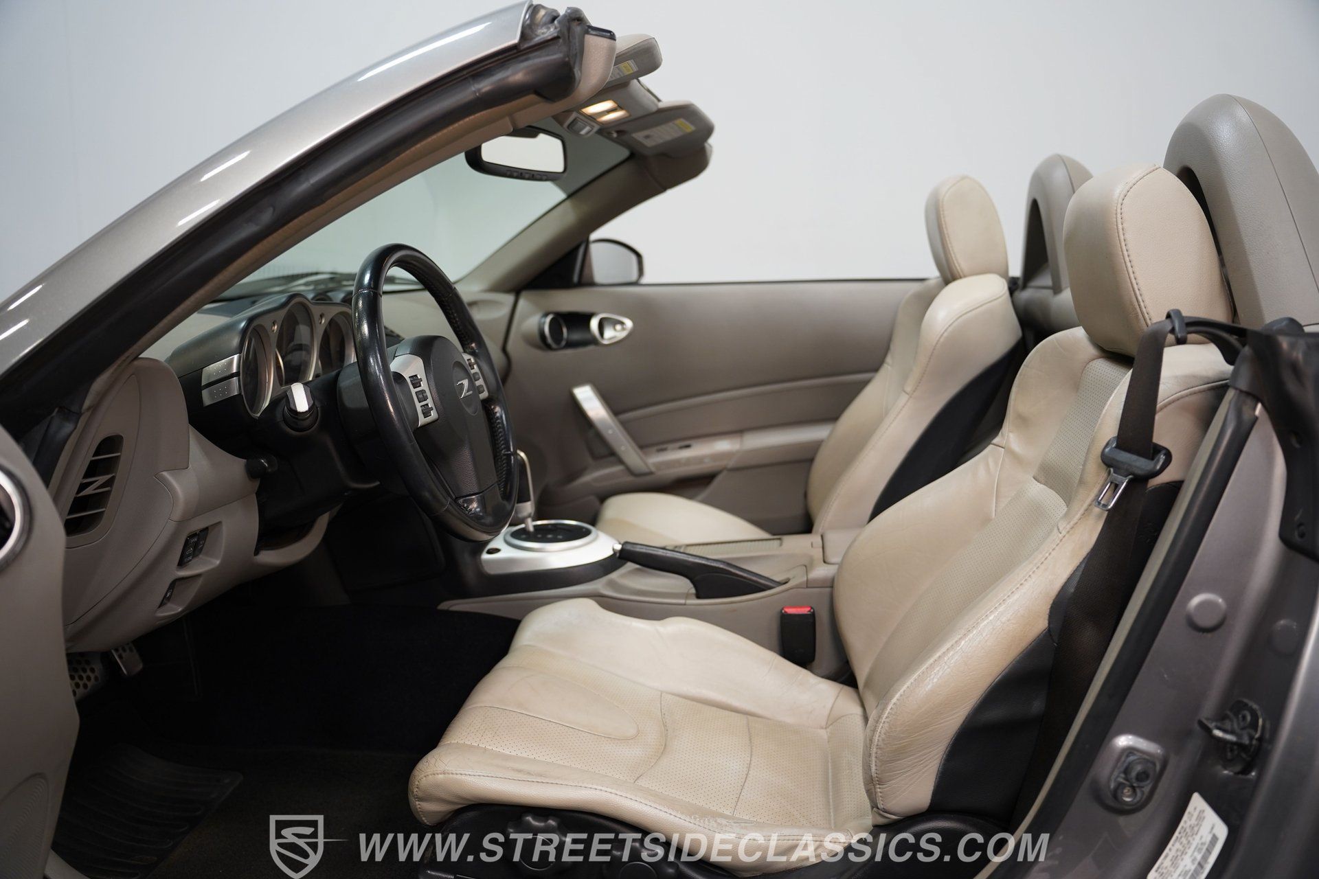 Used 2007 Nissan 350Z Touring RWD image 38