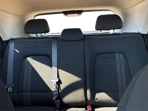 Used 2023 Hyundai Venue SEL image 16