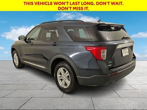 Used 2023 Ford Explorer XLT AWD/4WD image 5