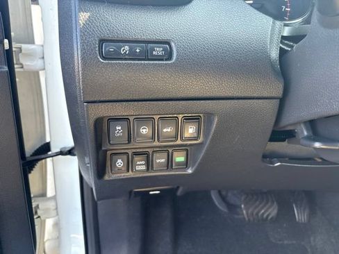 Used 2019 Nissan Rogue SL w/ Premium Package AWD/4WD image 33