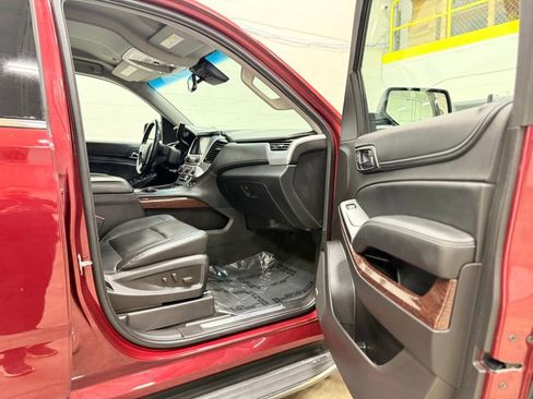 Used 2016 GMC Yukon SLT AWD/4WD image 41