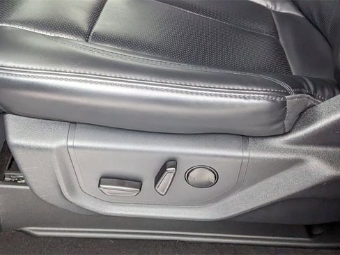 Certified 2024 Ford Expedition XLT image 26