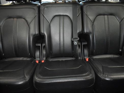 Used 2018 Ford Expedition Limited image 28