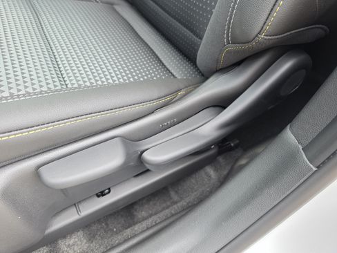 New 2026 Chevrolet Trax LT w/ Sunroof Package FWD image 24