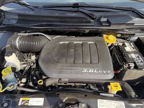 Used 2017 Dodge Grand Caravan SXT FWD image 20