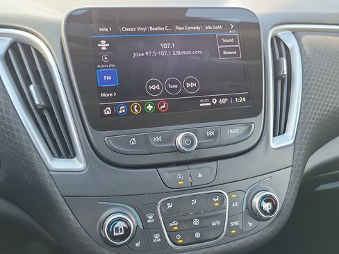 Used 2024 Chevrolet Malibu LT image 10