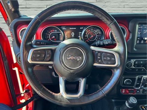 Used 2020 Jeep Wrangler Unlimited Rubicon w/ Cold Weather Group AWD/4WD image 11