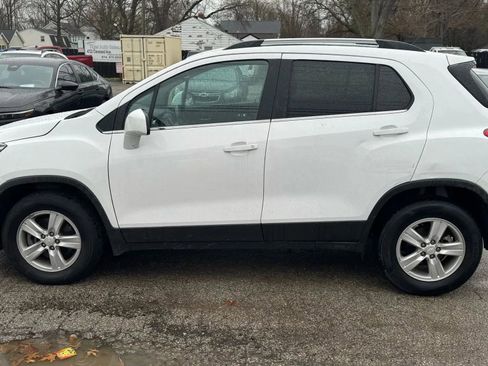 Used 2020 Chevrolet Trax LT AWD/4WD image 2