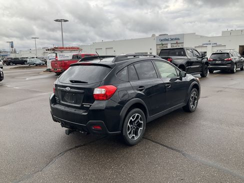 Used 2016 Subaru Crosstrek 2.0i Premium image 3