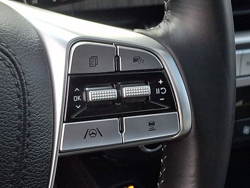 Used 2023 Kia Telluride EX w/ EX Captain's Chair Package image 25