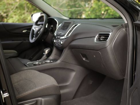 Used 2024 Chevrolet Equinox LT FWD image 28