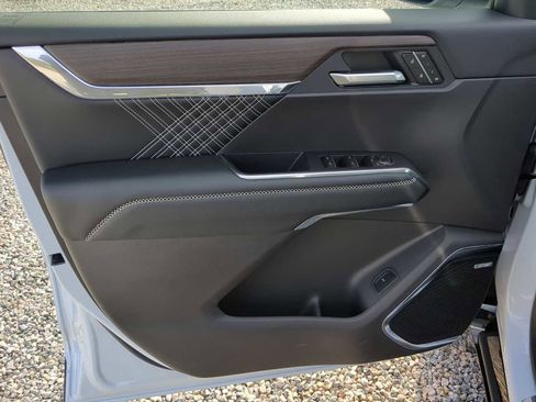 New 2026 GMC Acadia Denali w/ Super Cruise Package image 11